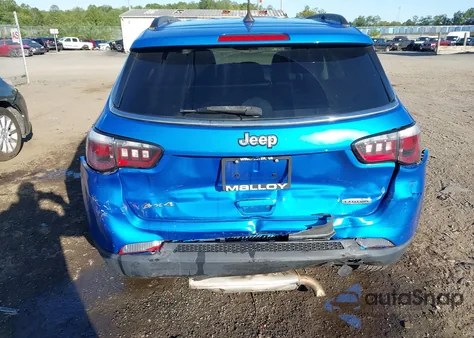 2018 Jeep Compass Latitude 4X4 z USA, uszkodzony, nr VIN 3C4NJDBB9JT314999